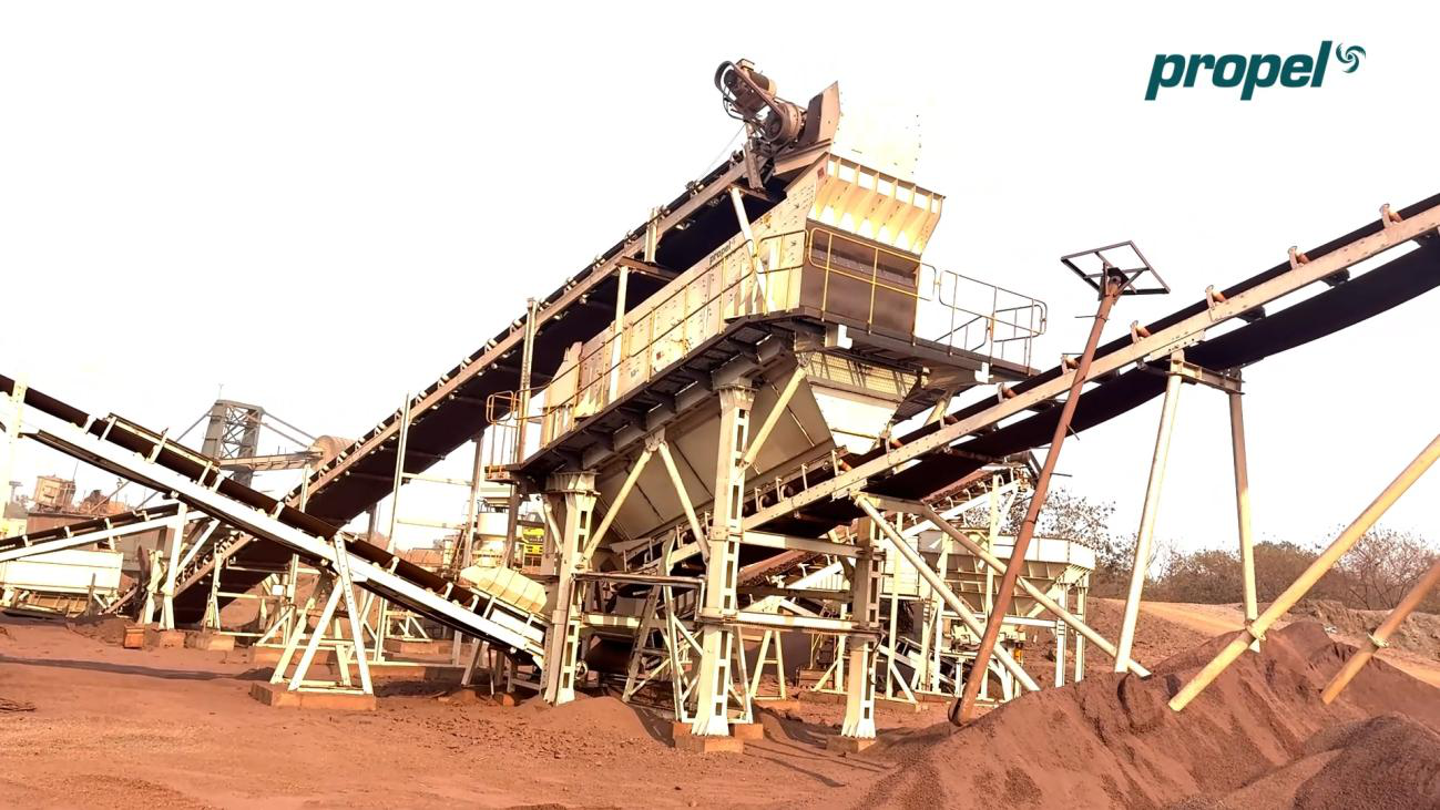 Propel crushing and screening plant in operation